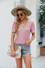 Load image into Gallery viewer, Contrast V-Neck Puff Sleeve Top