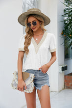 Load image into Gallery viewer, Contrast V-Neck Puff Sleeve Top