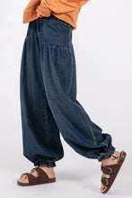 Load image into Gallery viewer, SAGE + FIG Mid-Rise Cargo Jeans with Pockets
