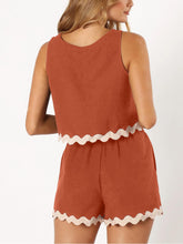 Load image into Gallery viewer, Contrast Trim Round Neck Top and Shorts Set
