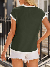 Load image into Gallery viewer, Contrast Trim Round Neck Short Sleeve T-Shirt
