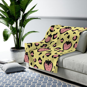 Strawberry Lemonade Velveteen Plush Blanket