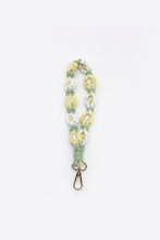 Load image into Gallery viewer, Assorted 4-Piece Macrame Flower Keychain
