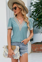 Load image into Gallery viewer, Contrast V-Neck Puff Sleeve Top
