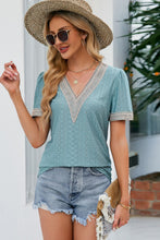 Load image into Gallery viewer, Contrast V-Neck Puff Sleeve Top
