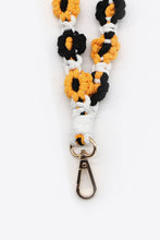 Load image into Gallery viewer, Assorted 4-Piece Macrame Flower Keychain
